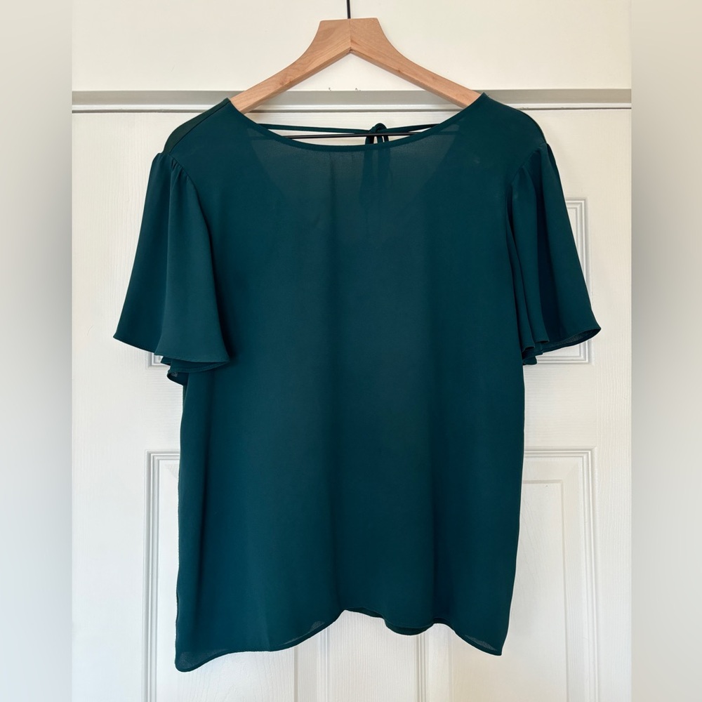 Women’s LOFT green mixed media short sleeve blouse